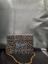 Load image into Gallery viewer, Cheetah Print Purse two pcs lash kit  tweezers and lashes
