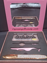 Load image into Gallery viewer, Barbie Babe pink 4pc Eyelash Kit with built in mirror (Lashes, Eyelash Glue Pen, Spoolie, Eyelash tweezers, mirror)

